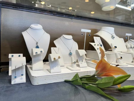 Trends vs. Timelessness: Striking the Right Balance in Your Jewelry Inventory