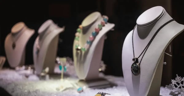 Seasonal Sales Patterns: When Jewelry Stores Actually Make Their Money