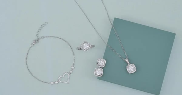 4 Sustainable and Stylish Jewelry Packaging Ideas for Small Businesses