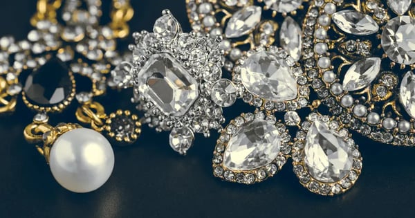 Joining Jewelry Buyer Groups: 14 Pros and Cons