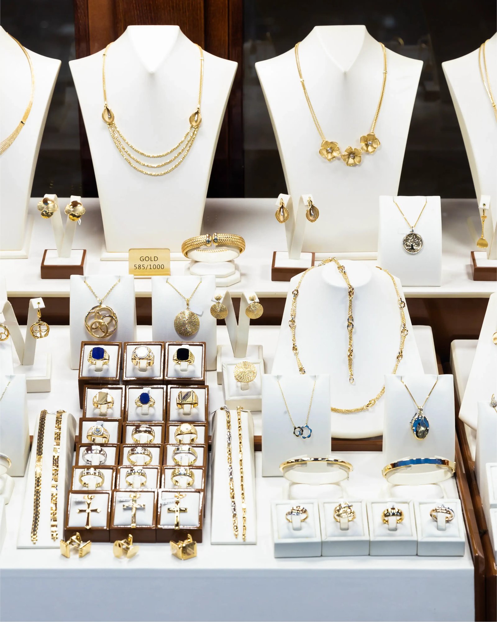 JWL - GUIDE - Embracing New Tech - Hero 4