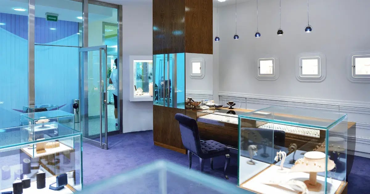 Lighting options for jewelry store design