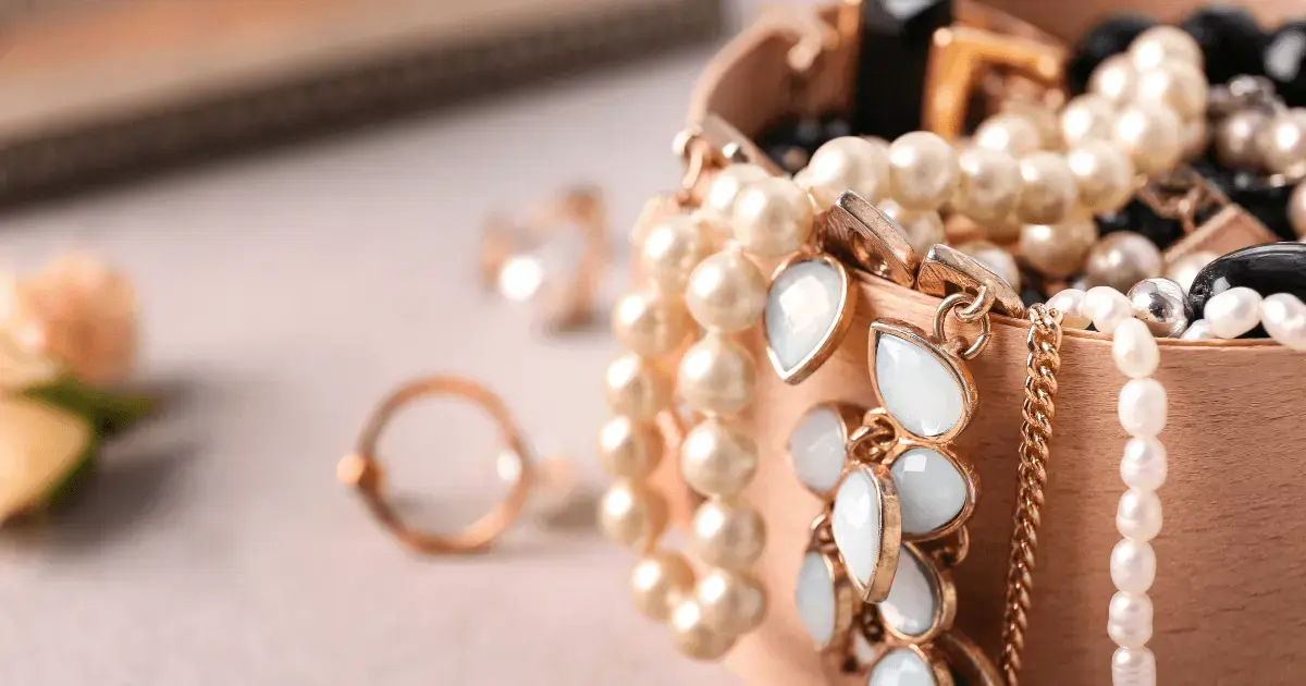 Jewelry Store Website Design: 6 Online Store Examples